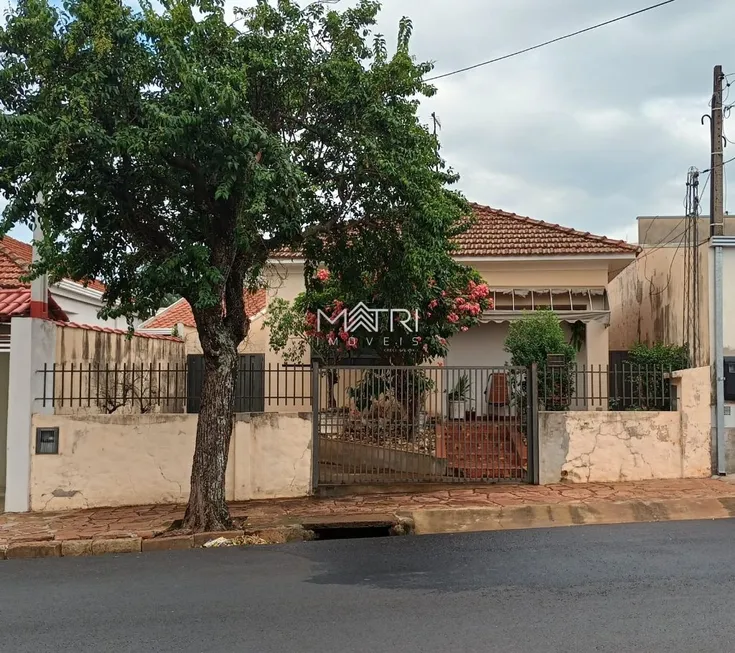 Foto 1 de Casa com 2 Quartos à venda, 131m² em Vila Santana, Araraquara