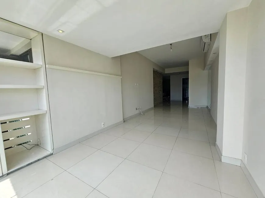 Foto 1 de Apartamento com 3 Quartos à venda, 110m² em Pituaçu, Salvador