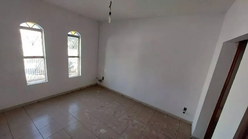 Foto 1 de Casa com 3 Quartos para alugar, 100m² em Centro, Americana