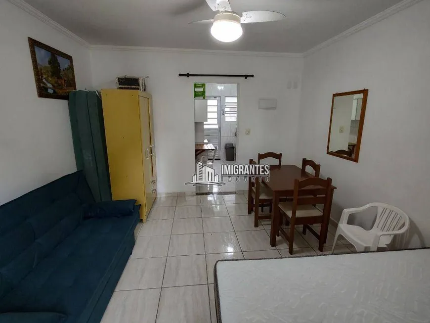 Foto 1 de Kitnet com 1 Quarto à venda, 30m² em Vila Guilhermina, Praia Grande