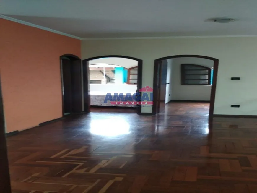 Foto 1 de Sobrado com 3 Quartos à venda, 265m² em Residencial São Paulo, Jacareí