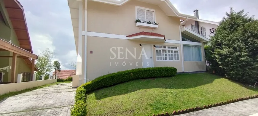 Foto 1 de Casa de Condomínio com 3 Quartos à venda, 200m² em Alto do Capivari, Campos do Jordão