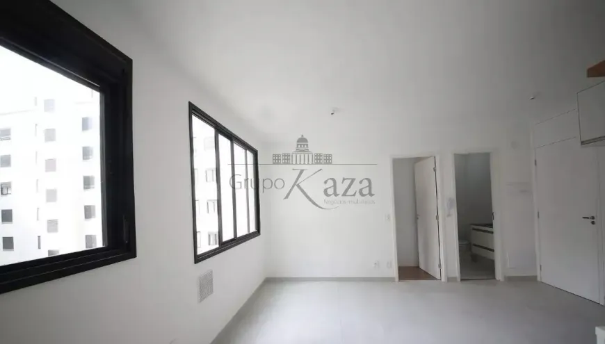 Foto 1 de Apartamento com 1 Quarto à venda, 34m² em Jurubatuba, São Paulo