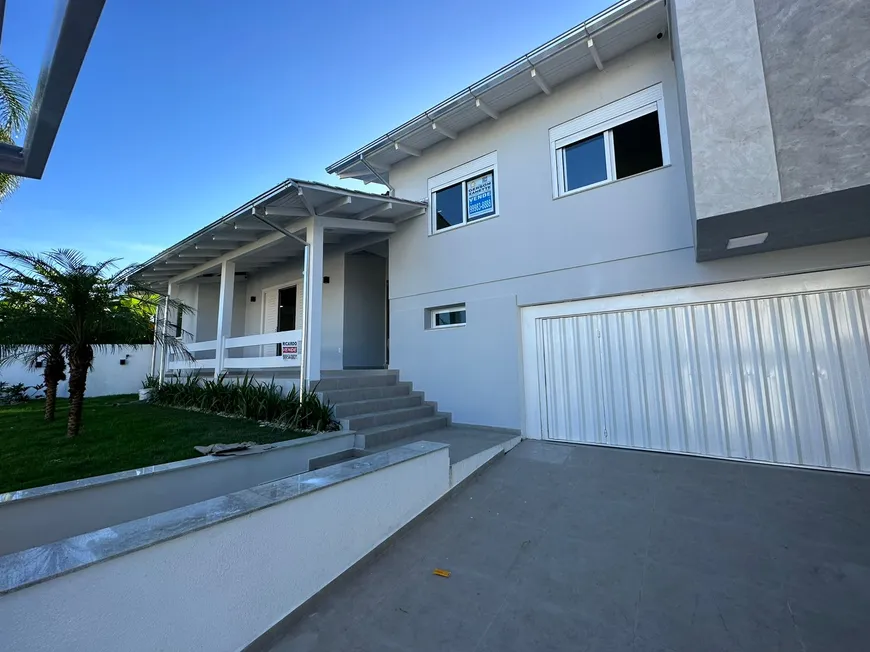 Foto 1 de Casa com 3 Quartos à venda, 388m² em Mina Brasil, Criciúma