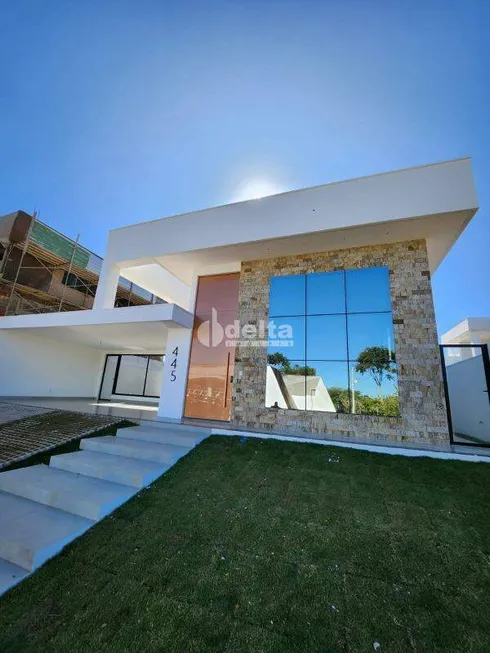 Foto 1 de Casa de Condomínio com 3 Quartos à venda, 280m² em Laranjeiras, Uberlândia