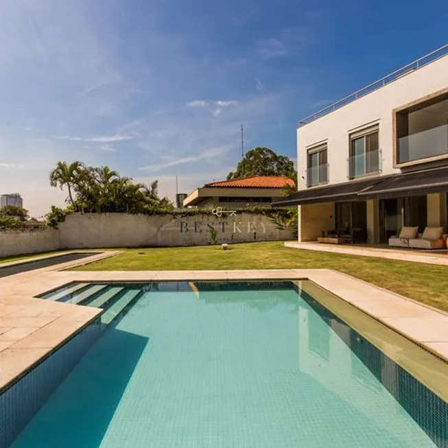 Foto 1 de Casa com 3 Quartos à venda, 388m² em Vila Tramontano, São Paulo