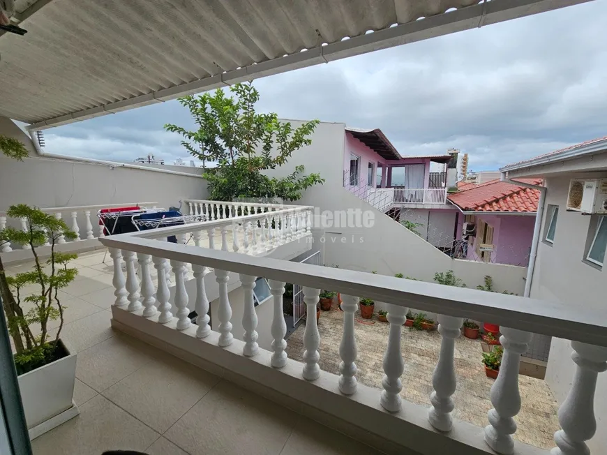 Foto 1 de Casa com 3 Quartos à venda, 231m² em Estreito, Florianópolis
