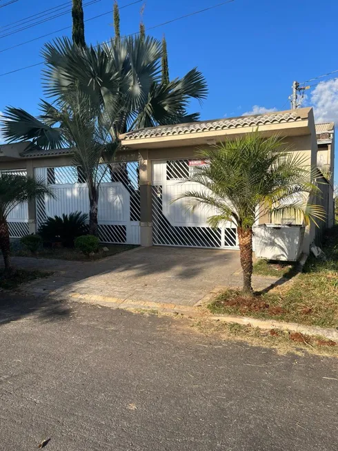 Foto 1 de Casa com 6 Quartos à venda, 384m² em Residencial Marília, Senador Canedo