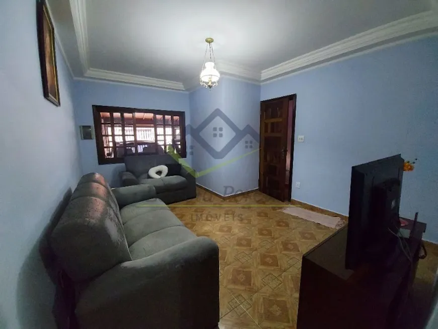 Foto 1 de Casa com 4 Quartos à venda, 210m² em Vila Amorim, Suzano
