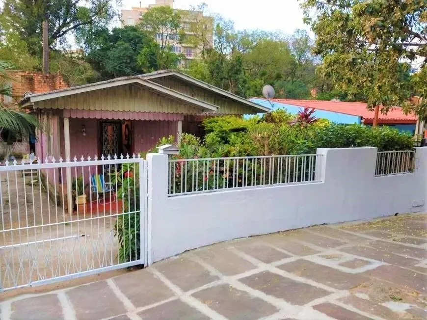 Foto 1 de Casa com 3 Quartos à venda, 73m² em Nonoai, Porto Alegre