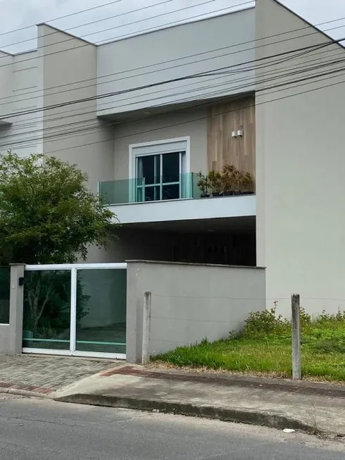 Foto 1 de Casa com 3 Quartos à venda, 160m² em Glória, Joinville