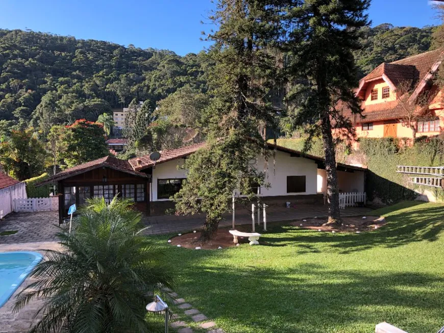 Foto 1 de Casa com 7 Quartos à venda, 2300m² em Albuquerque, Teresópolis