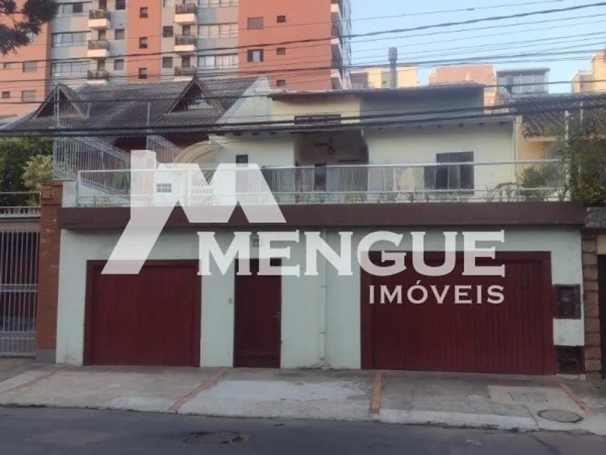 Foto 1 de Casa com 3 Quartos para alugar, 400m² em Passo da Areia, Porto Alegre