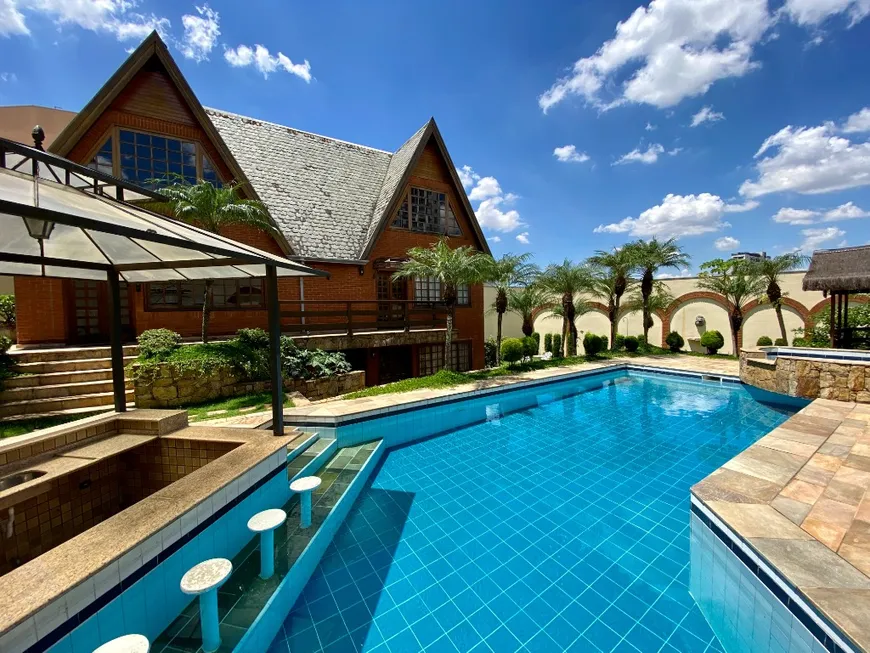 Foto 1 de Casa com 4 Quartos à venda, 900m² em Campestre, Santo André