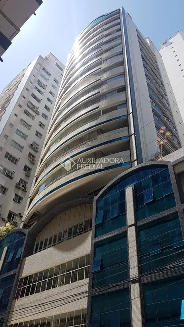 Foto 1 de Apartamento com 3 Quartos à venda, 153m² em Centro, Balneário Camboriú