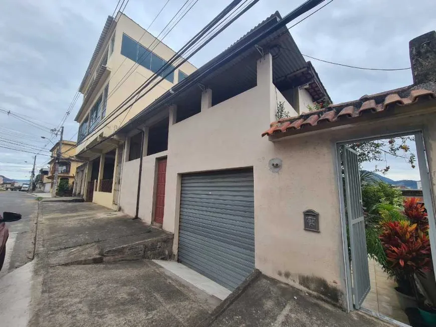 Foto 1 de Casa com 4 Quartos à venda, 380m² em Santo André, Cariacica