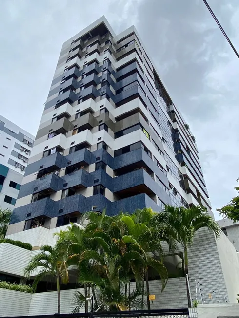 Foto 1 de Apartamento com 4 Quartos à venda, 200m² em Aflitos, Recife