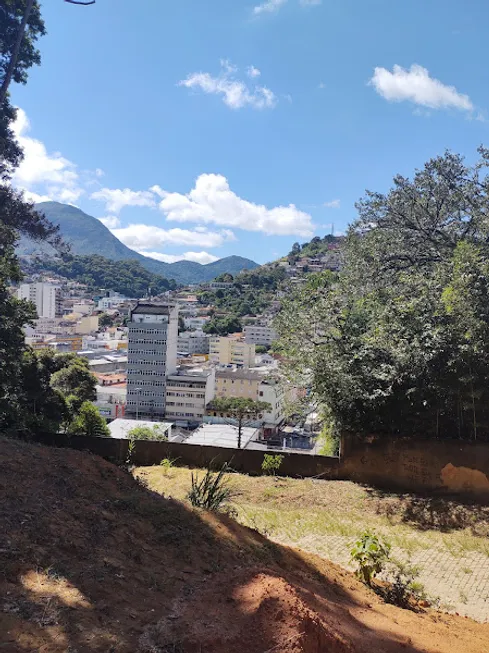 Foto 1 de Lote/Terreno à venda, 720m² em Jardim Europa, Teresópolis