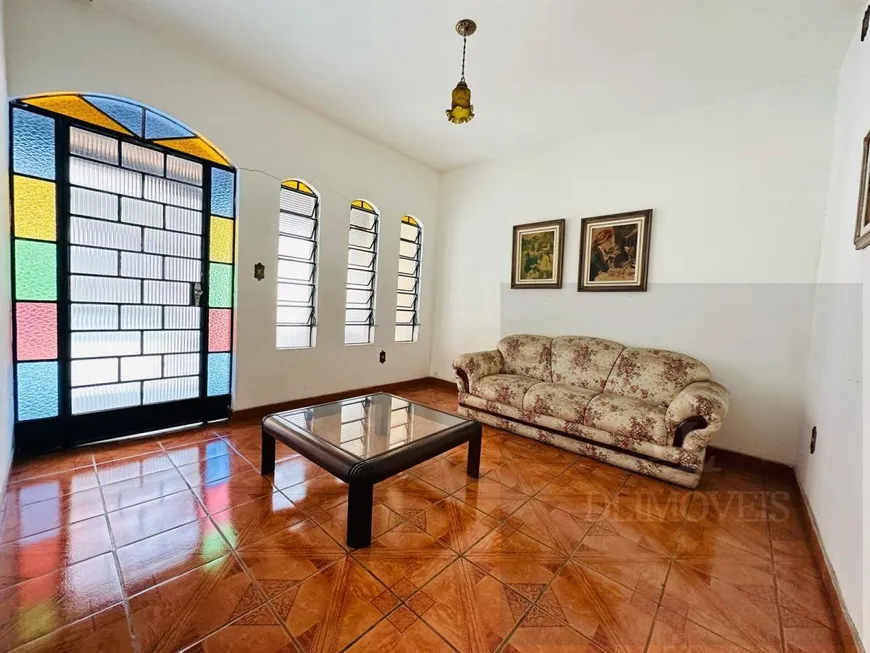 Foto 1 de Casa com 3 Quartos à venda, 360m² em Parque Sao Pedro Venda Nova, Belo Horizonte