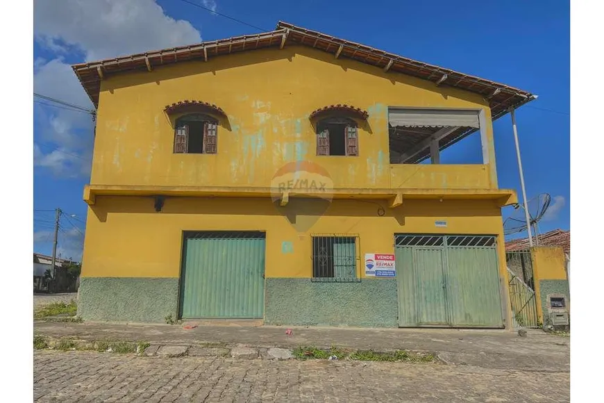 Foto 1 de Sobrado com 5 Quartos à venda, 184m² em , Itamaraju