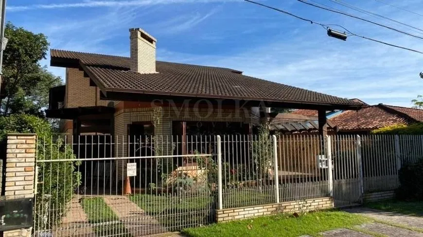 Foto 1 de Casa com 5 Quartos à venda, 200m² em Jurerê, Florianópolis