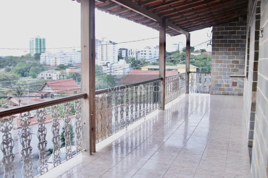 Foto 1 de Casa com 4 Quartos à venda, 447m² em Ouro Preto, Belo Horizonte