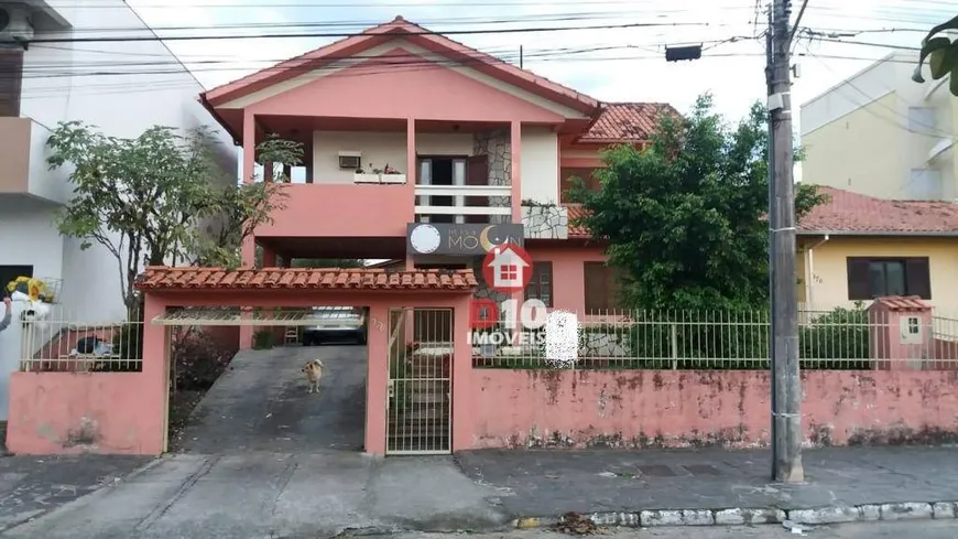 Foto 1 de Casa com 3 Quartos à venda, 260m² em Centro, Araranguá