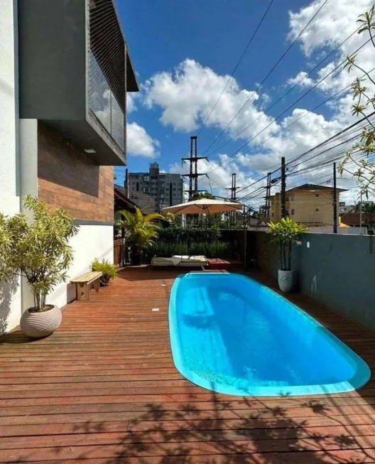 Foto 1 de Casa com 2 Quartos à venda, 80m² em Santo Antônio, Joinville