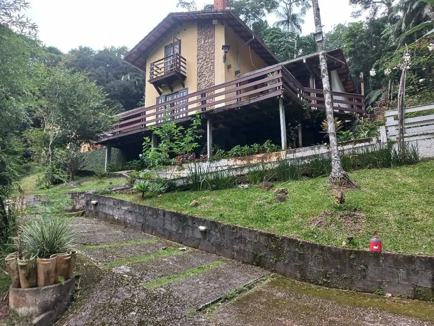 Foto 1 de Casa com 1 Quarto à venda, 10m² em Bingen, Petrópolis