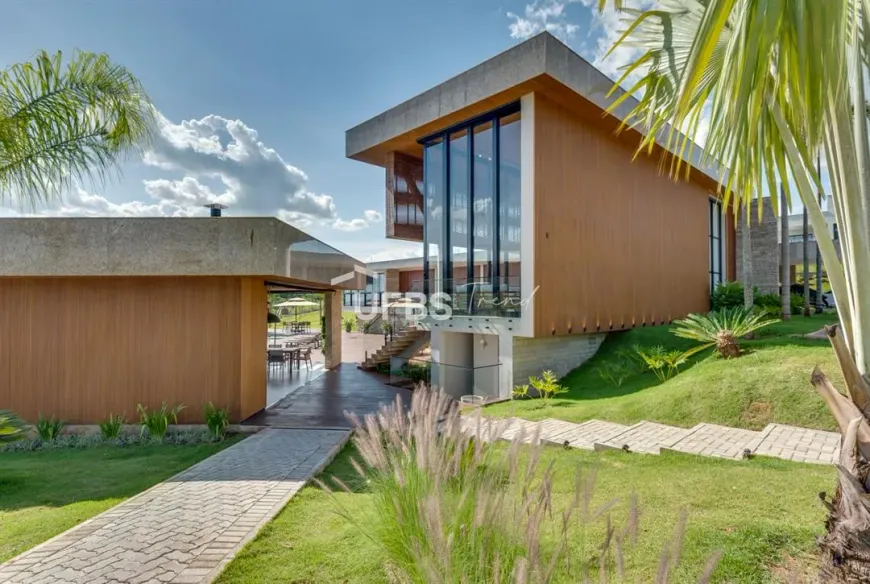 Foto 1 de Sobrado com 4 Quartos à venda, 1000m² em Condomínio Águas da serra, Hidrolândia