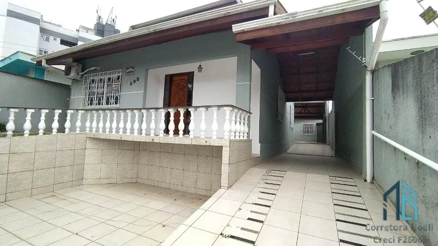 Foto 1 de Casa com 5 Quartos à venda, 300m² em Jardim Botânico, Curitiba