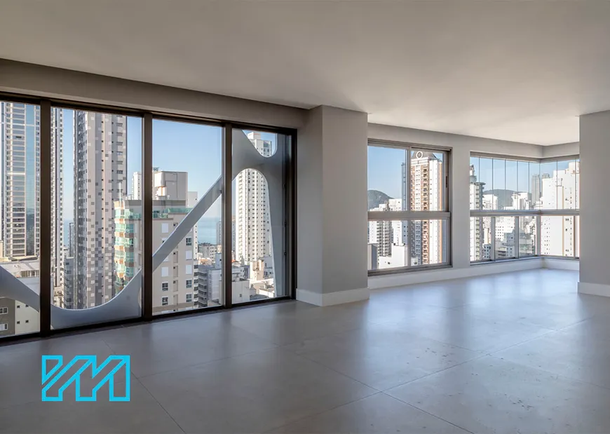 Foto 1 de Apartamento com 4 Quartos à venda, 143m² em Centro, Balneário Camboriú