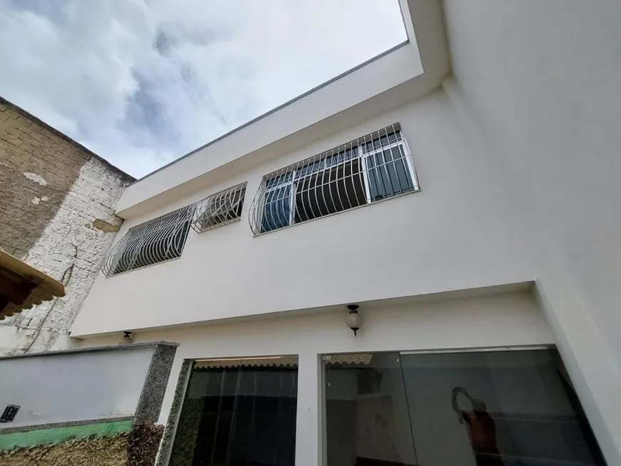 Foto 1 de Sobrado com 3 Quartos para venda ou aluguel, 180m² em Centro, Campos dos Goytacazes