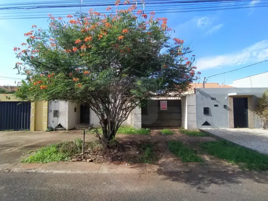 Foto 1 de Casa com 3 Quartos para alugar, 82m² em Jardim das Palmeiras, Uberlândia