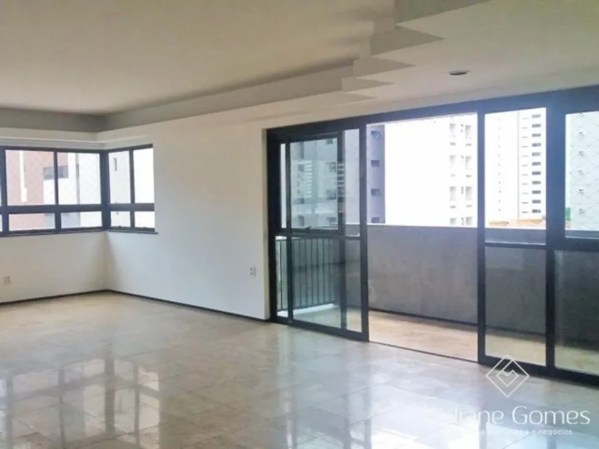 Foto 1 de Apartamento com 4 Quartos à venda, 221m² em Meireles, Fortaleza