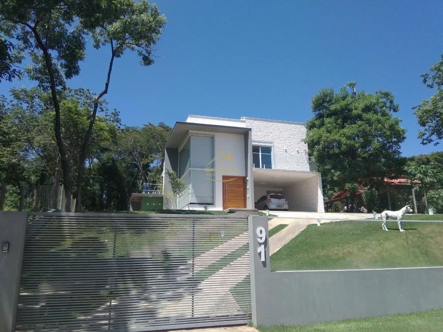 Foto 1 de Casa de Condomínio com 3 Quartos à venda, 300m² em Vale do Tamanduá, Santa Luzia