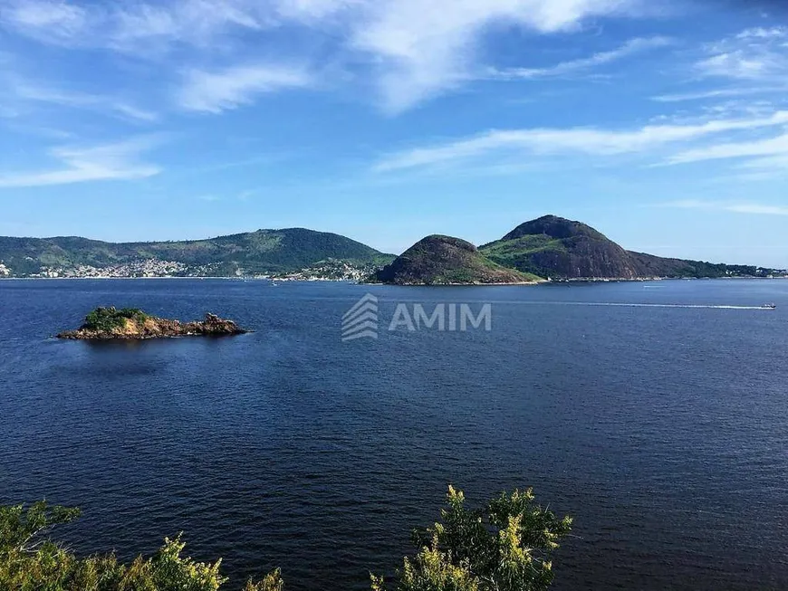 Foto 1 de Apartamento com 4 Quartos à venda, 300m² em Boa Viagem, Niterói