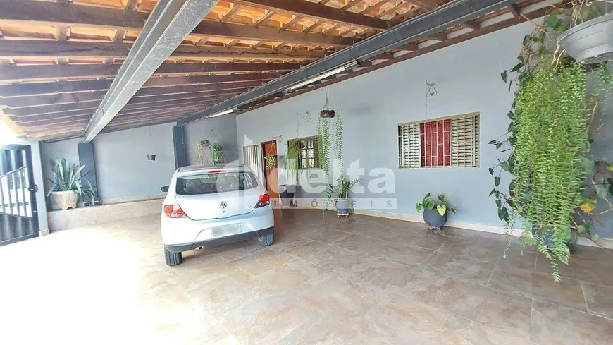 Foto 1 de Casa com 3 Quartos à venda, 197m² em Santa Mônica, Uberlândia