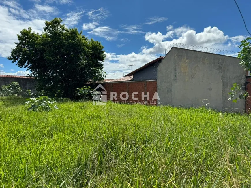 Foto 1 de Lote/Terreno à venda, 250m² em Caranda Bosque, Campo Grande