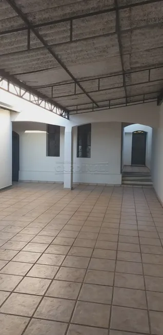 Foto 1 de Casa com 3 Quartos para alugar, 250m² em Jardim Ricetti, São Carlos