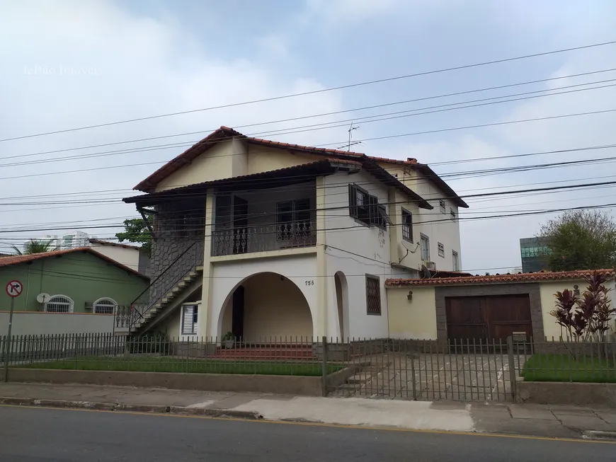 Foto 1 de Casa com 4 Quartos à venda, 402m² em Vila Santa Cecília, Volta Redonda