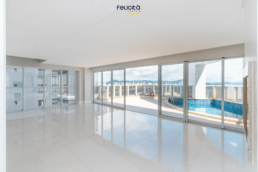 Foto 1 de Apartamento com 5 Quartos à venda, 237m² em Barra Sul, Balneário Camboriú