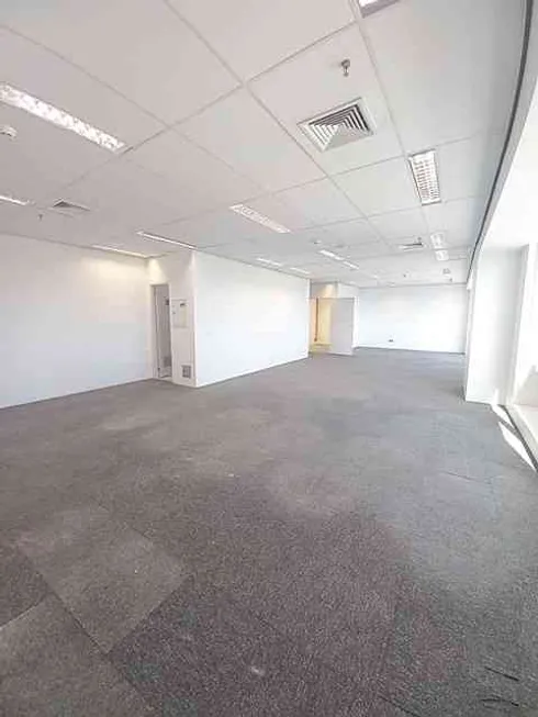 Foto 1 de Sala Comercial para alugar, 108m² em Alphaville, Barueri