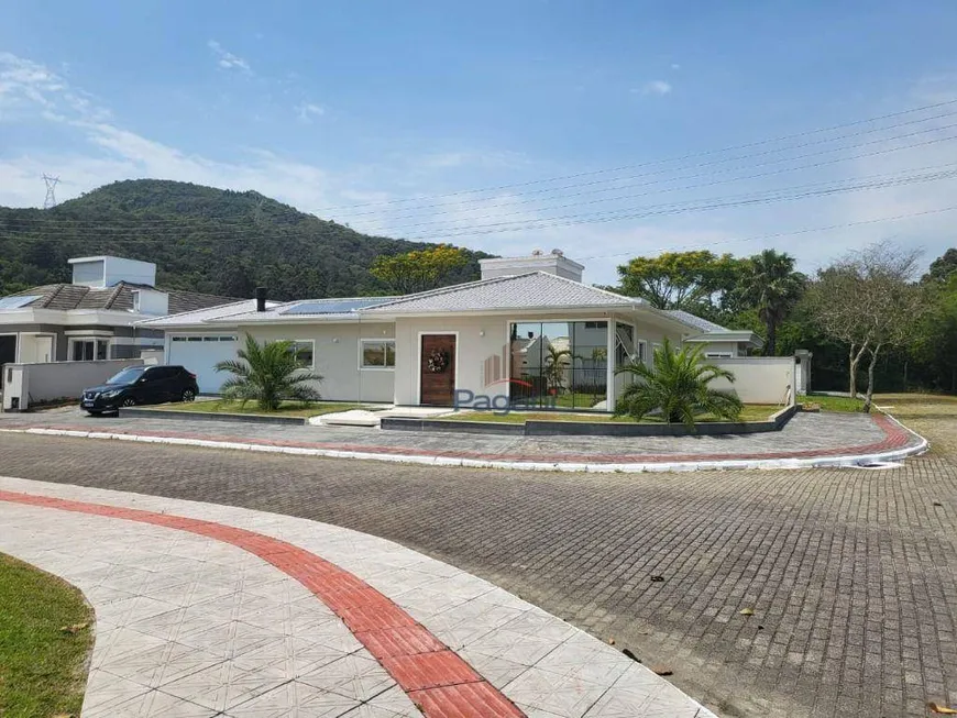 Foto 1 de Casa de Condomínio com 3 Quartos à venda, 198m² em Praia de Fora, Palhoça