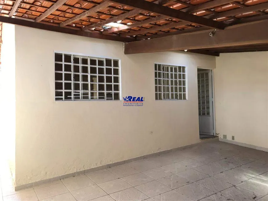 Foto 1 de Casa com 2 Quartos à venda, 75m² em São Pedro, Ibirite