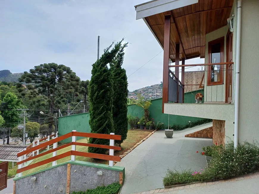 Foto 1 de Casa com 4 Quartos à venda, 285m² em Vila Matilde, Campos do Jordão