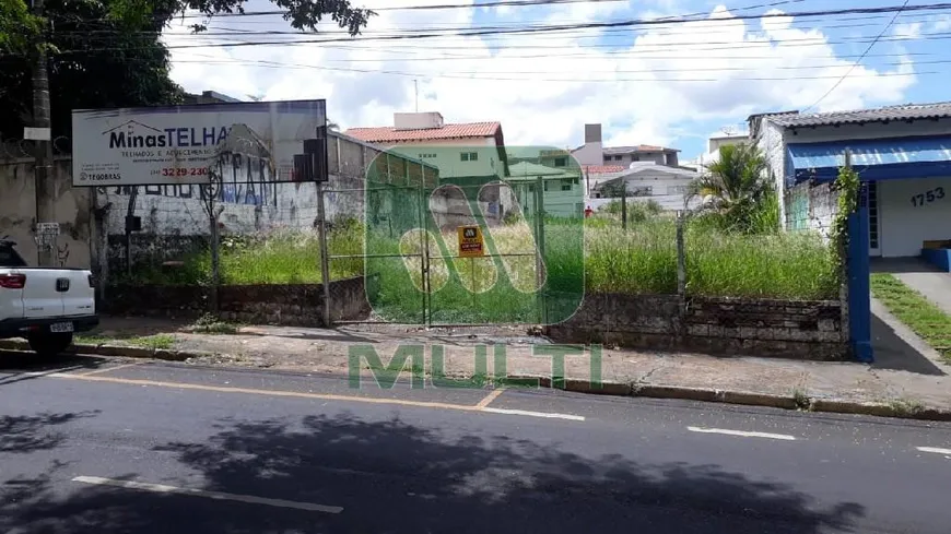 Foto 1 de Lote/Terreno com 1 Quarto à venda, 630m² em Centro, Uberlândia