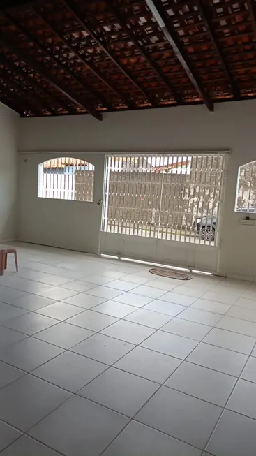 Foto 1 de Casa com 3 Quartos para alugar, 140m² em Divineia, São Luís