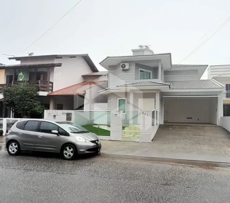 Foto 1 de Casa com 3 Quartos para alugar, 248m² em Pedra Branca, Palhoça