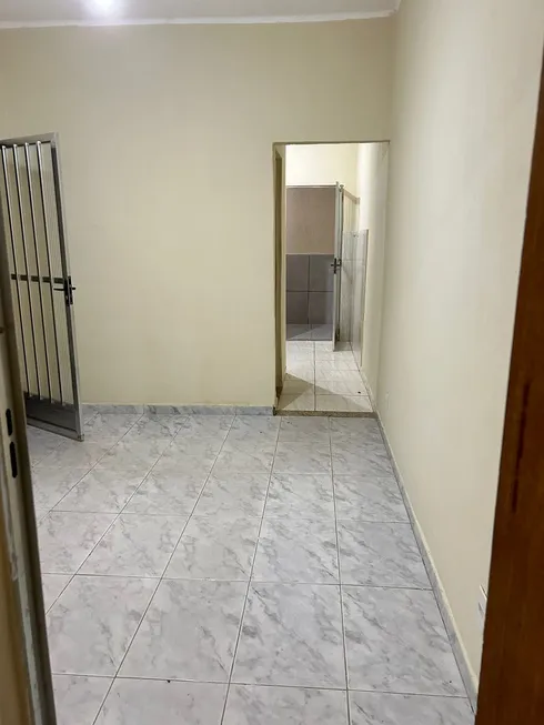 Foto 1 de Casa com 1 Quarto para alugar, 50m² em Bangu, Rio de Janeiro